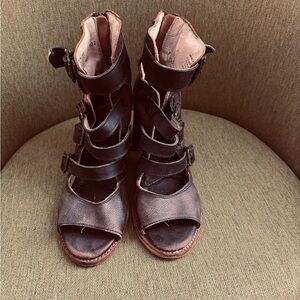 Freebird Women's Black Strappy Sandals